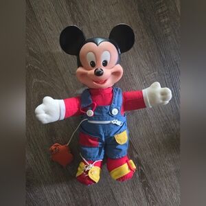 Vintage 1989 Mickey Mouse Learn To Dress Doll Tie Buckle Zip Button Disney Toy